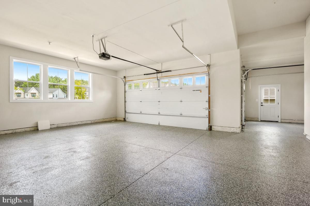 Garage, Interior