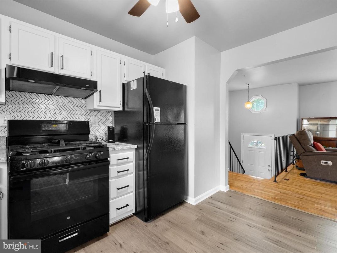 Interior, Kitchen, Pendant Lights, Wood Texture Flooring
