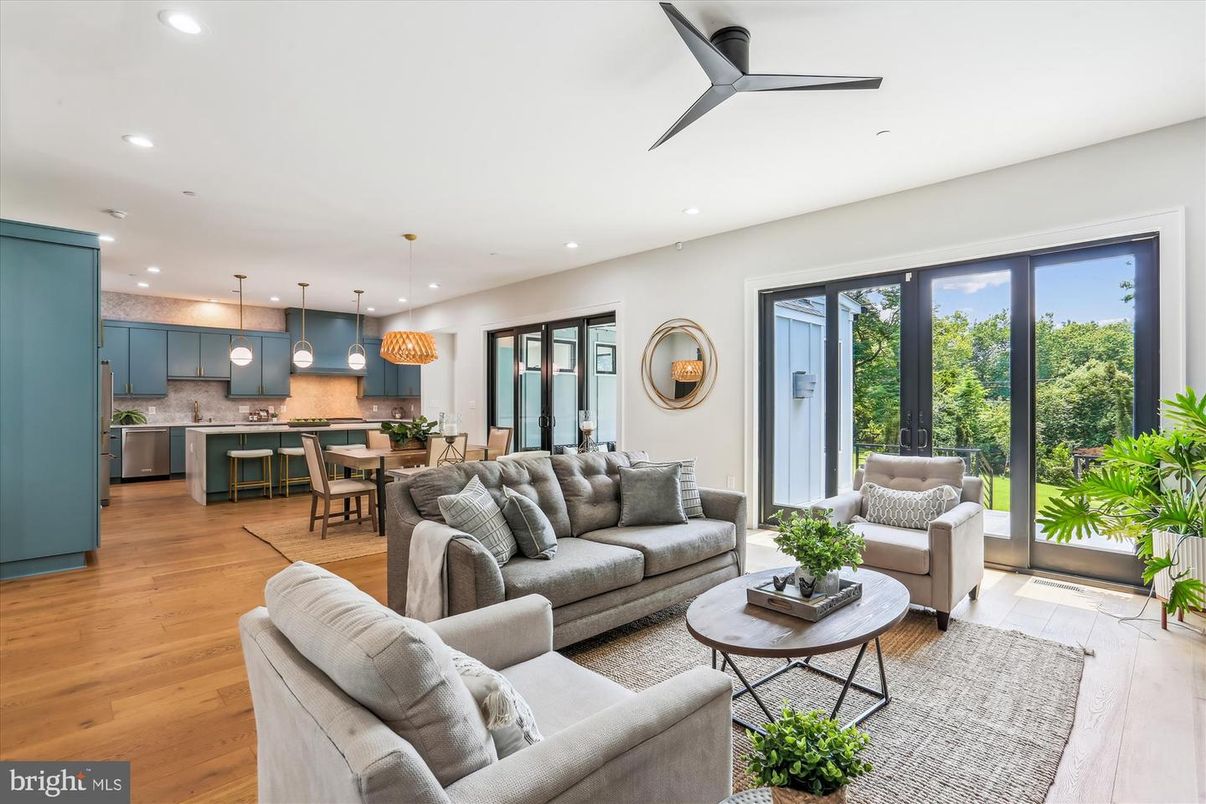 Dining room, Interior, Kitchen, Living room, Pendant Lights, Recessed Lighting, Stainless Steel Appliances, Wood Texture Flooring