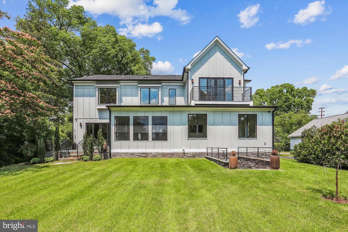 Backyard, Exterior, Facade, Farmhouse
