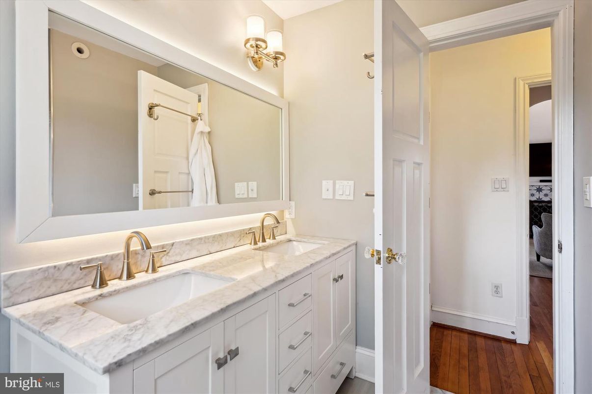 Bathroom, Dual Sink Vanities, Interior, Wood Texture Flooring