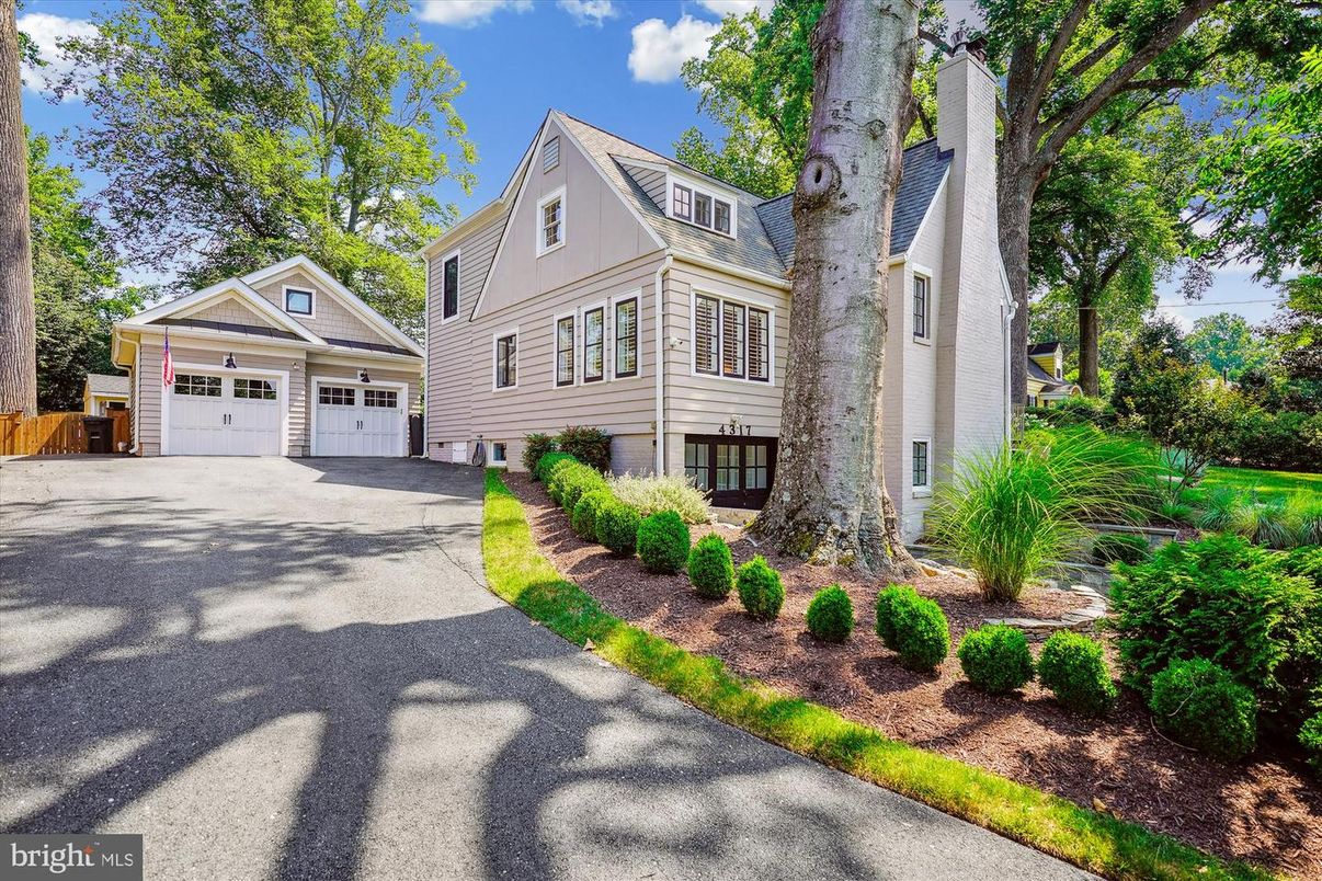 Attached, Detached Garage, Exterior, Facade, Queen Anne Victorian