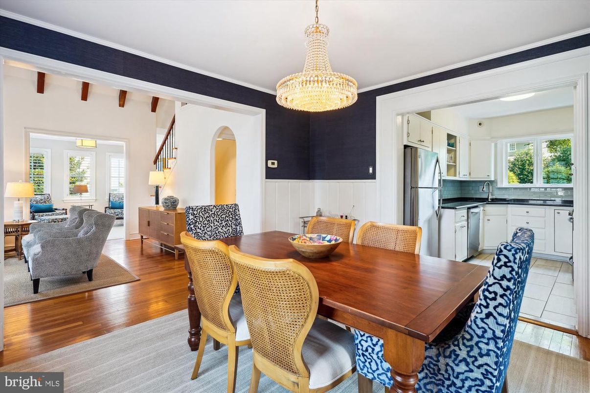 Chandelier, Dining room, Interior, Kitchen, Living room, Stainless Steel Appliances, Wood Texture Flooring
