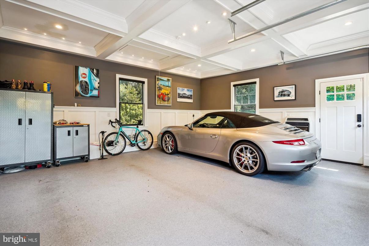 Garage, Interior, Recessed Lighting