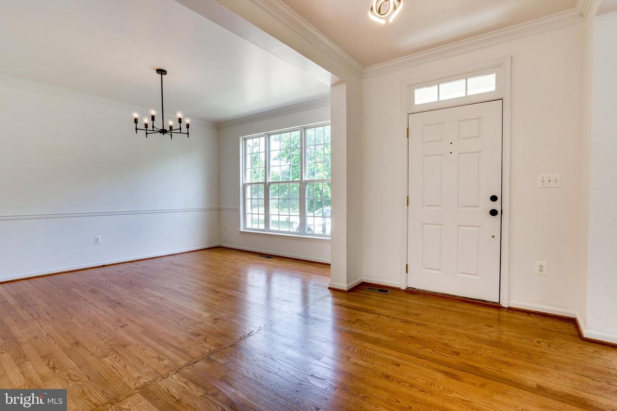 Empty room, Interior, Pendant Lights, Wood Texture Flooring