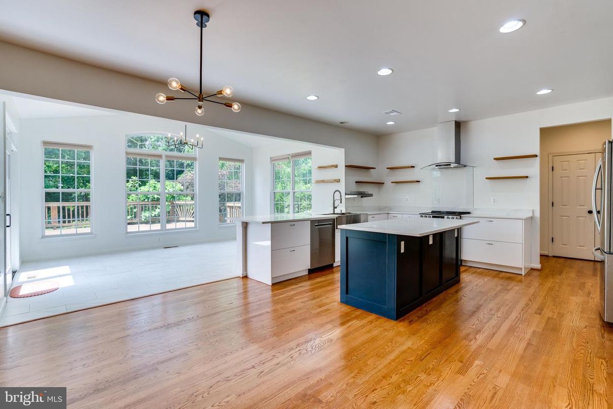 Interior, Kitchen, Pendant Lights, Recessed Lighting, Wood Texture Flooring