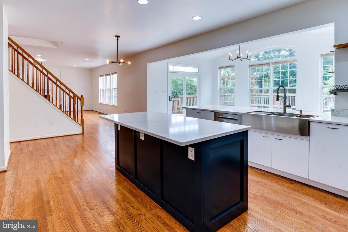 Interior, Kitchen, Pendant Lights, Recessed Lighting, Wood Texture Flooring