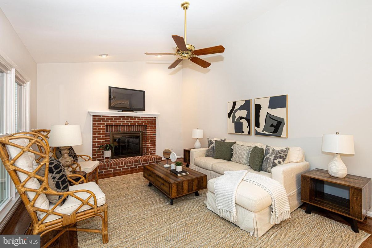 Fireplace, Interior, Living room, Recessed Lighting