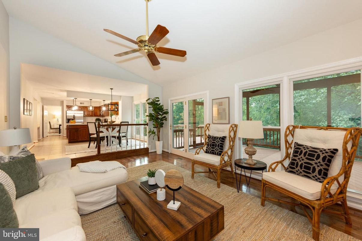 Chandelier, Dining room, Interior, Kitchen, Living room, Pendant Lights, Wood Texture Flooring