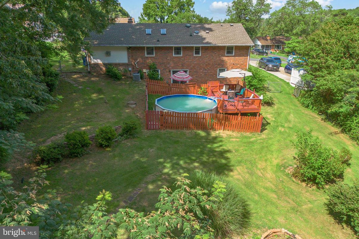 Backyard, Exterior, Pool