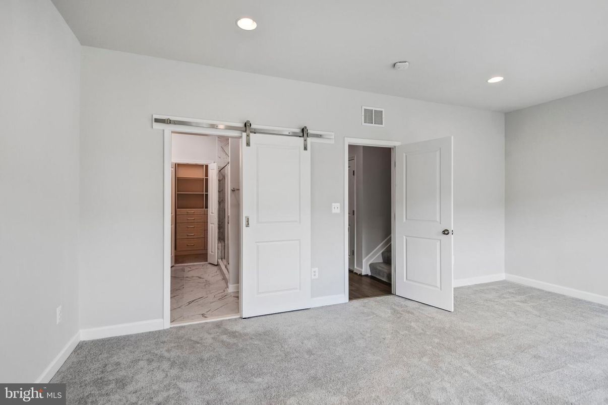 Empty room, Interior, Marble, Recessed Lighting