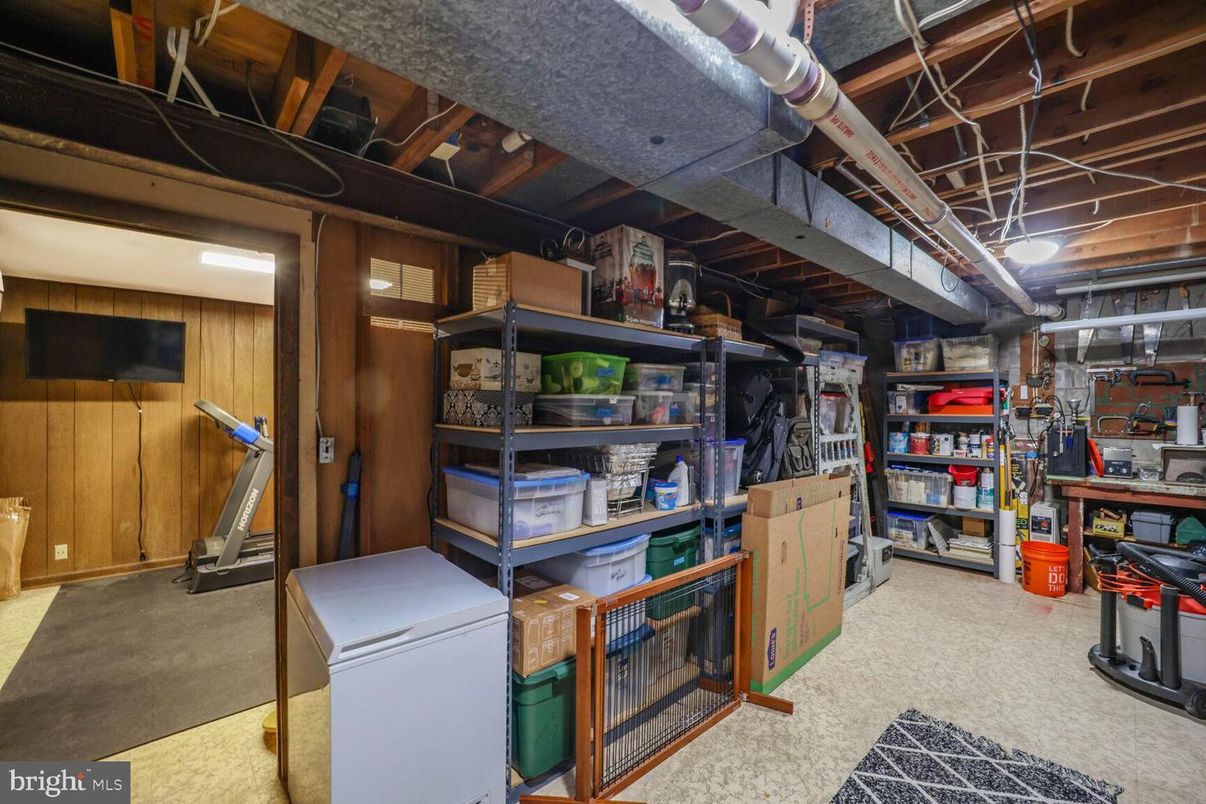 Interior, Washer, Wooden Walls