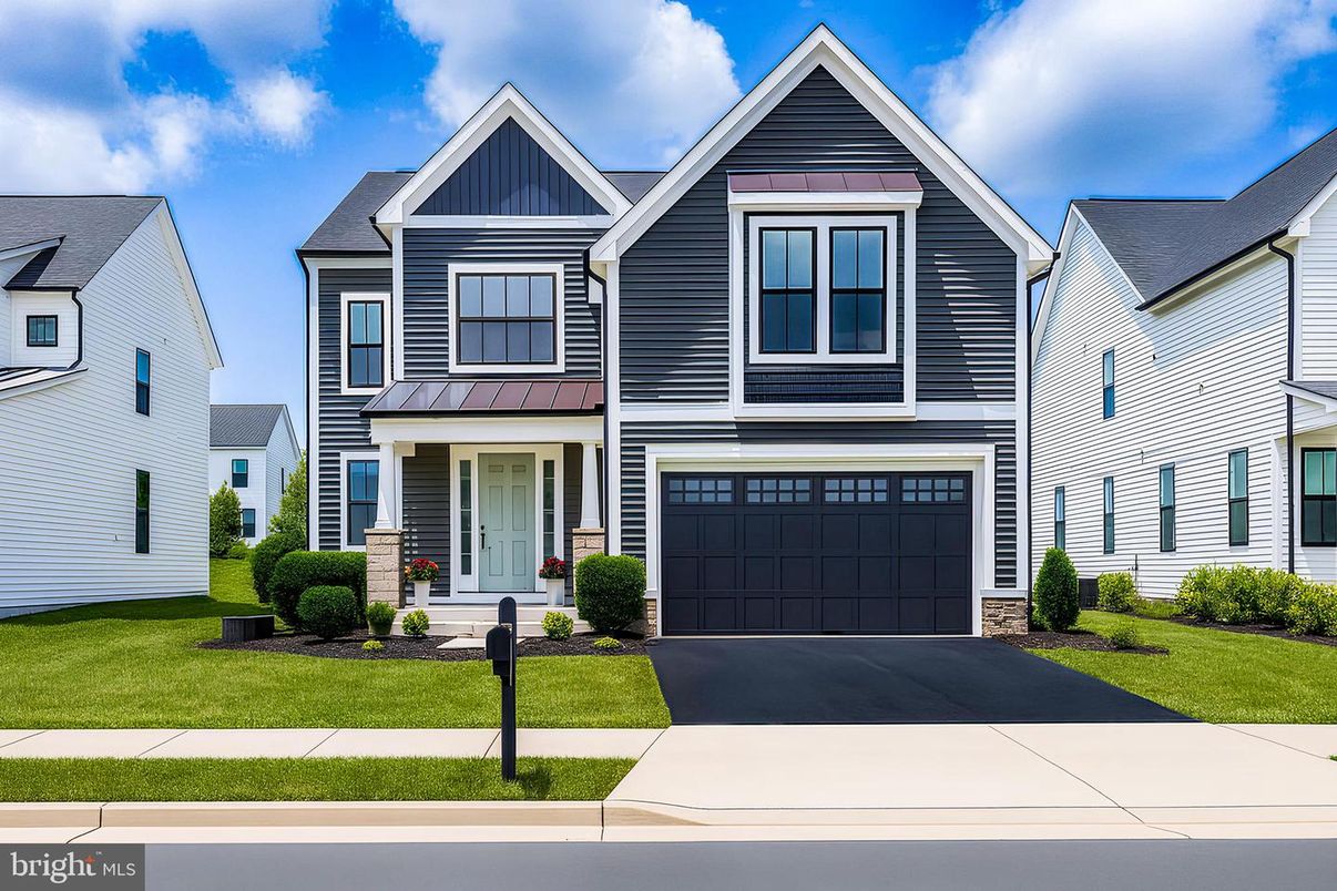 Attached, Exterior, Facade, Rowhouse