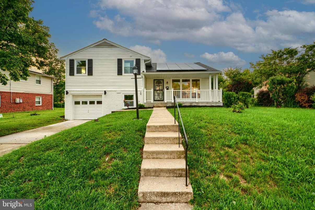 Attached, Backyard, Exterior, Facade, Solar Panels, Split Level