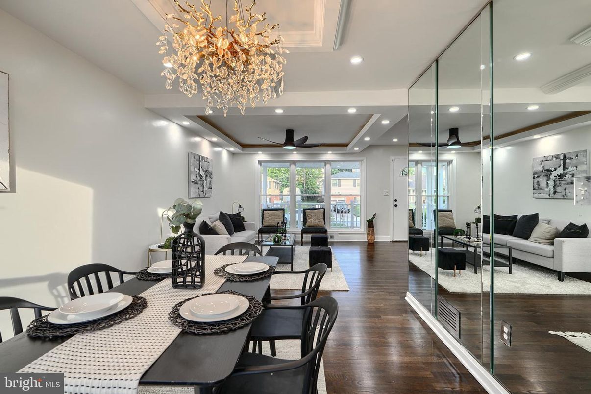 Dining room, Interior, Living room, Recessed Lighting, Wood Texture Flooring