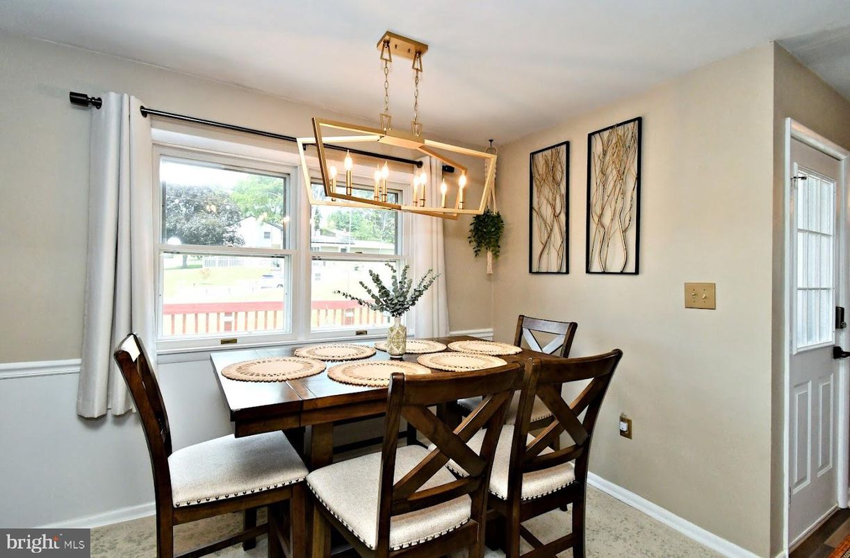 Dining room, Interior, Pendant Lights