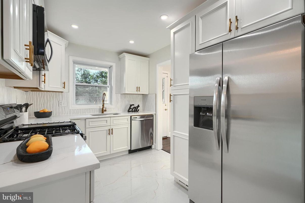 Interior, Kitchen, Marble, Recessed Lighting, Stainless Steel Appliances