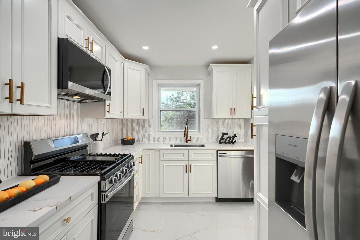 Interior, Kitchen, Marble, Recessed Lighting, Stainless Steel Appliances