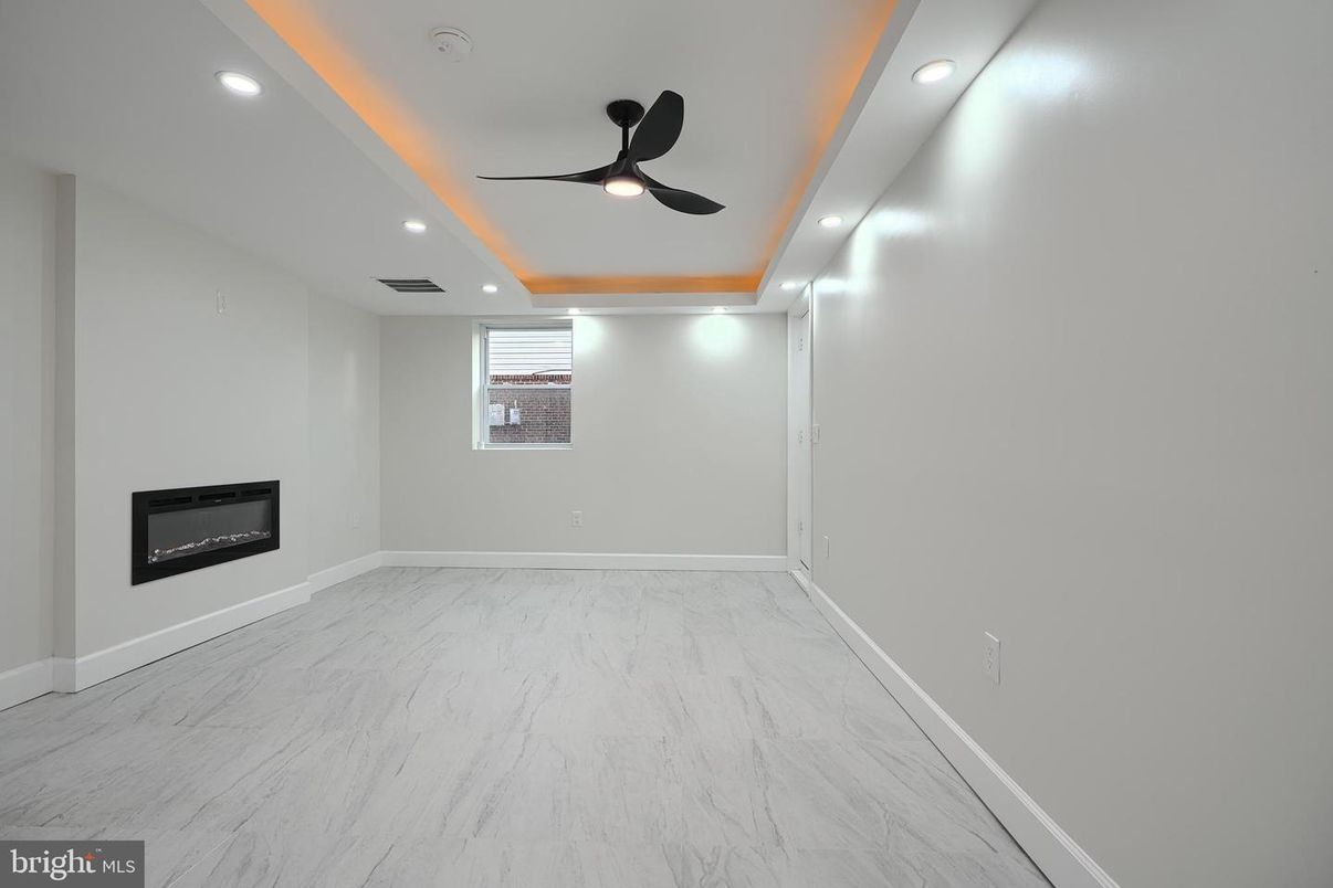 Empty room, Interior, Marble, Recessed Lighting