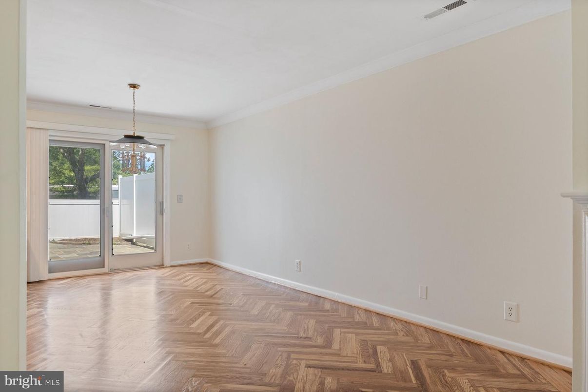 Empty room, Interior, Pendant Lights, Wood Texture Flooring