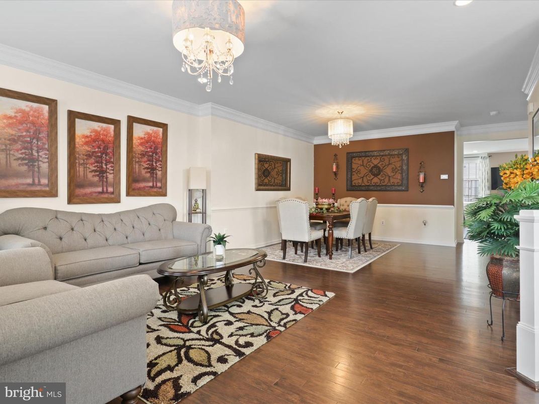 Chandelier, Dining room, Interior, Living room, Recessed Lighting, Wood Texture Flooring