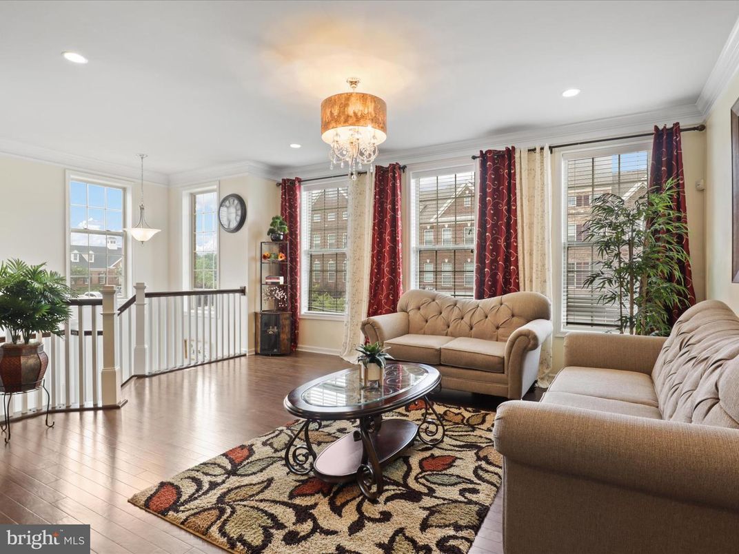 Chandelier, Interior, Living room, Pendant Lights, Recessed Lighting, Wood Texture Flooring