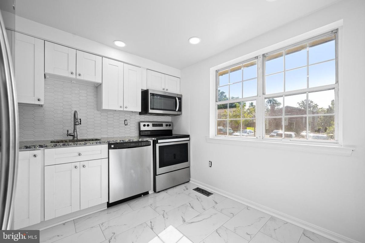 Interior, Kitchen, Marble, Recessed Lighting, Stainless Steel Appliances