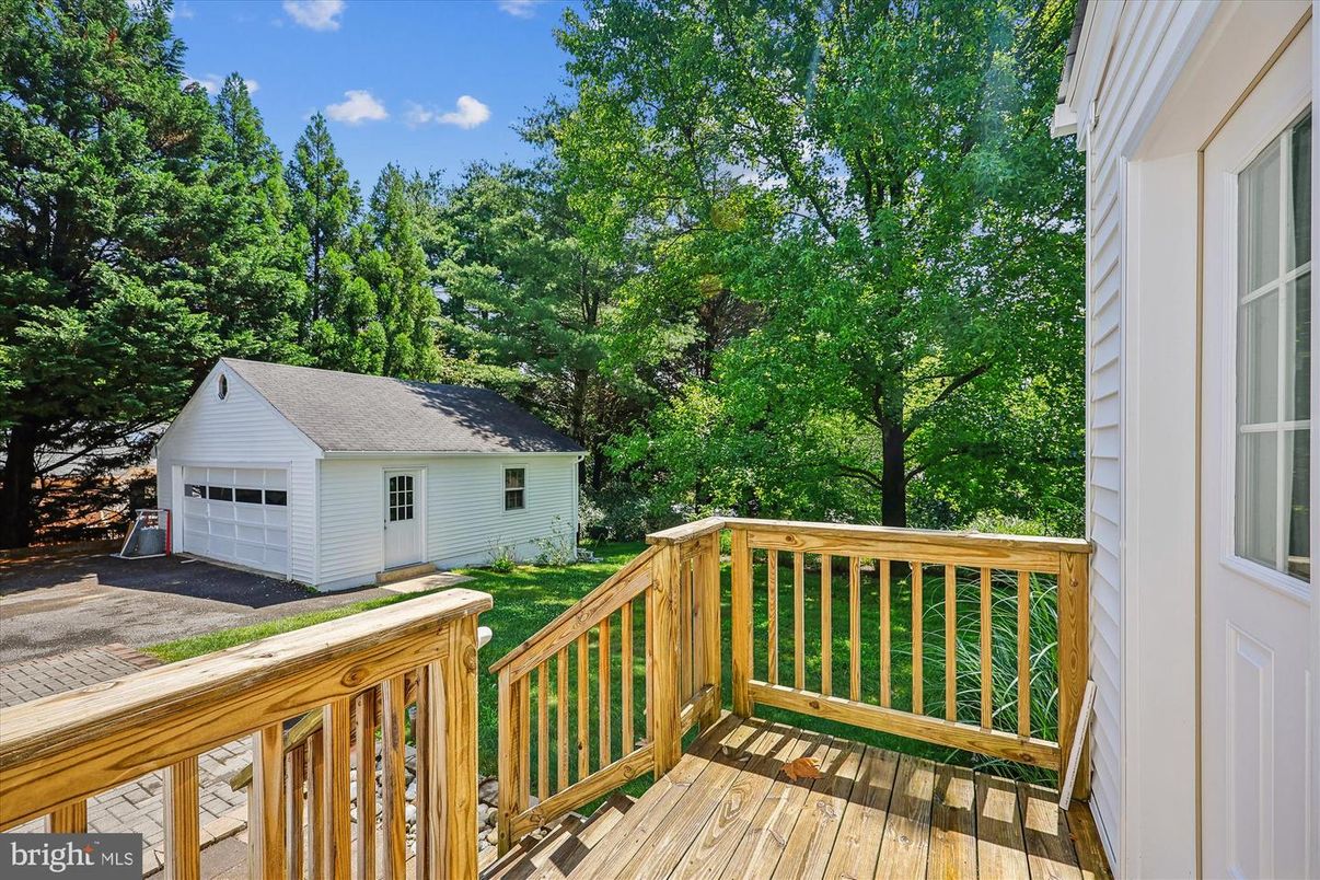 Detached Garage, Exterior