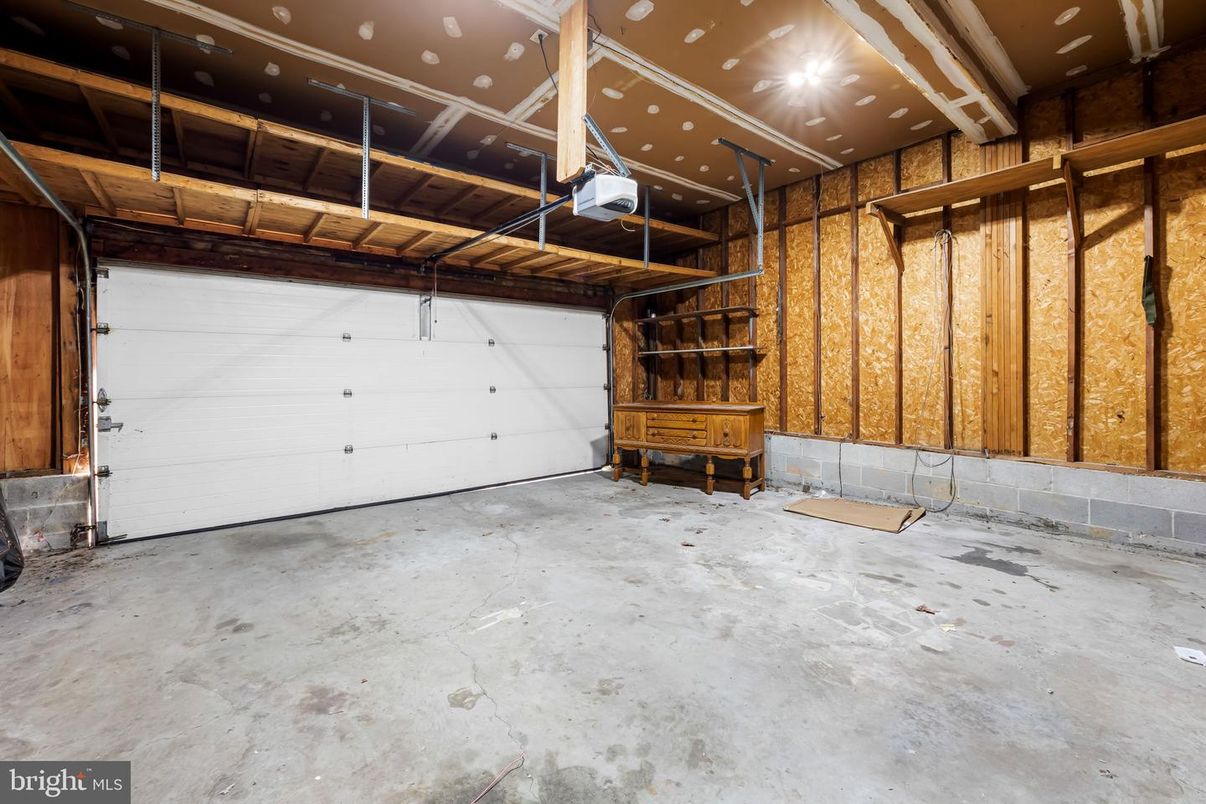Garage, Interior, Recessed Lighting