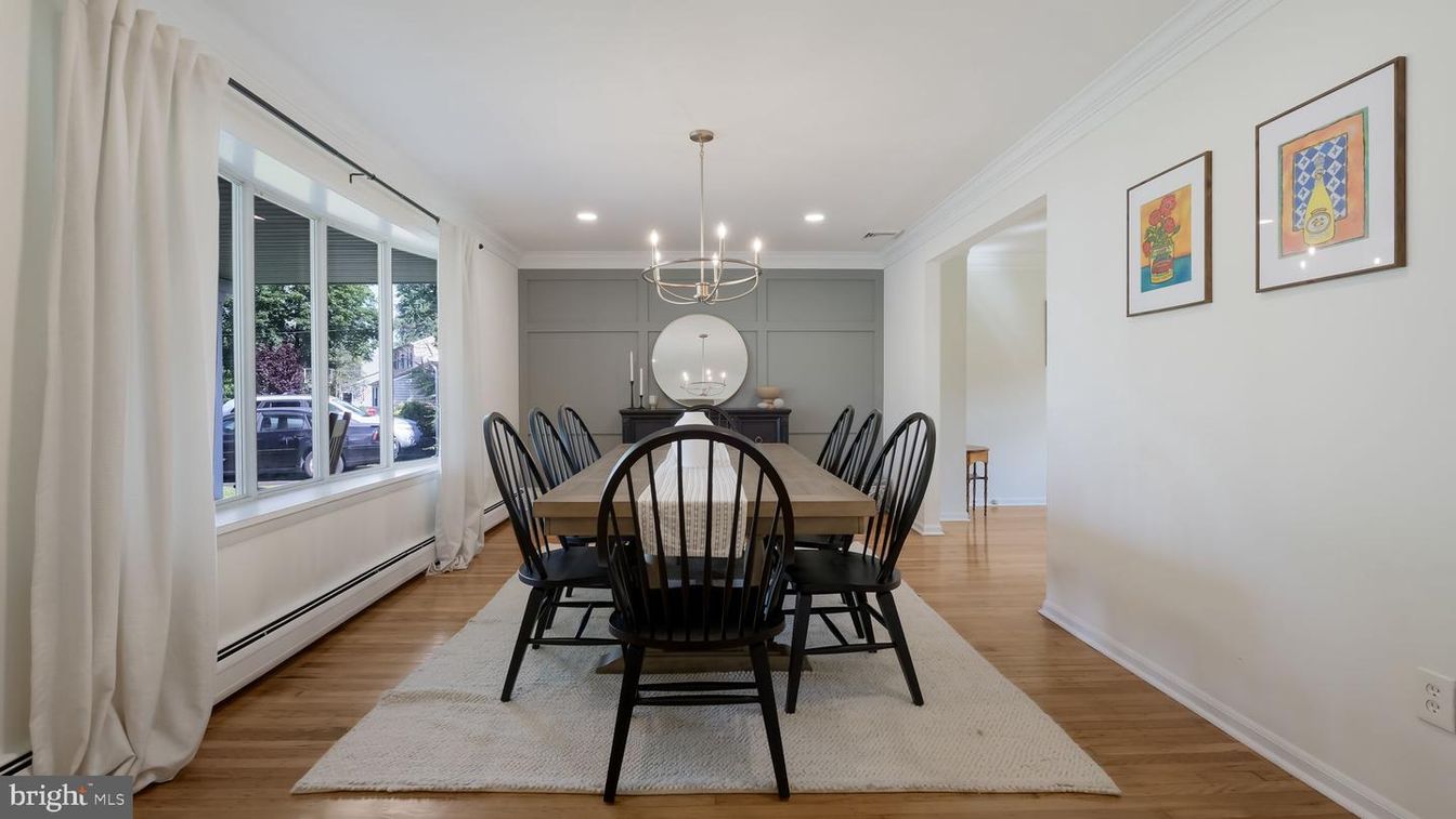Dining room, Interior, Pendant Lights, Recessed Lighting, Wood Texture Flooring