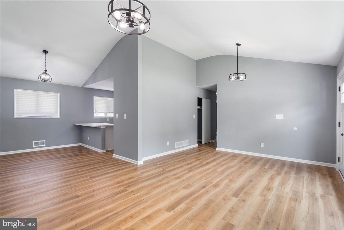 Empty room, Interior, Pendant Lights, Wood Texture Flooring
