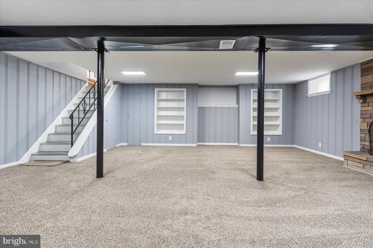 Empty room, Fireplace, Interior, Recessed Lighting