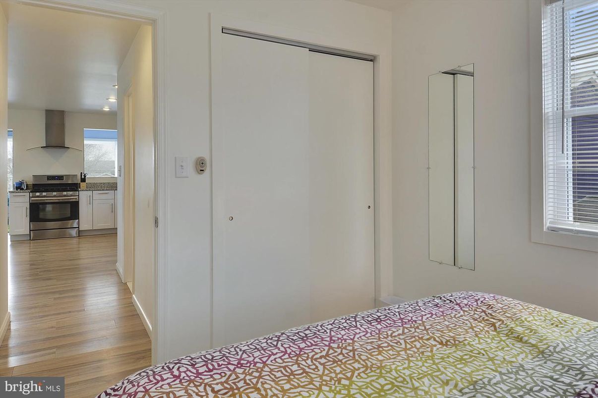 Bedroom, Interior, Kitchen, Stainless Steel Appliances, Wood Texture Flooring