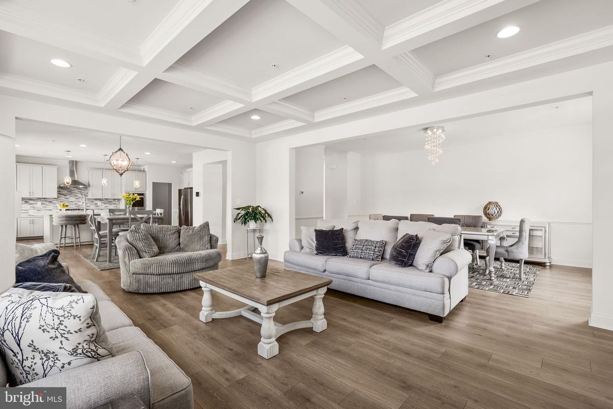 Dining room, Interior, Kitchen, Living room, Pendant Lights, Recessed Lighting, Stainless Steel Appliances, Wood Texture Flooring