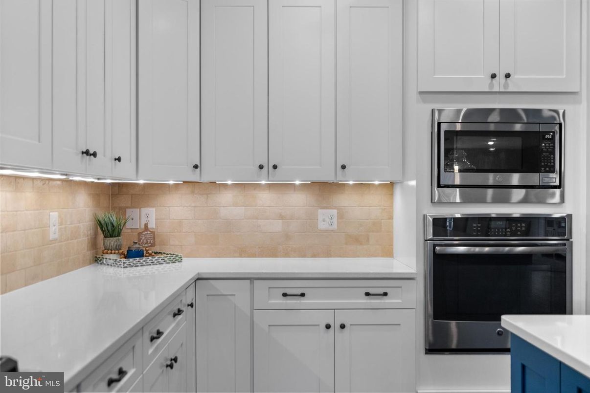 Interior, Kitchen, Stainless Steel Appliances