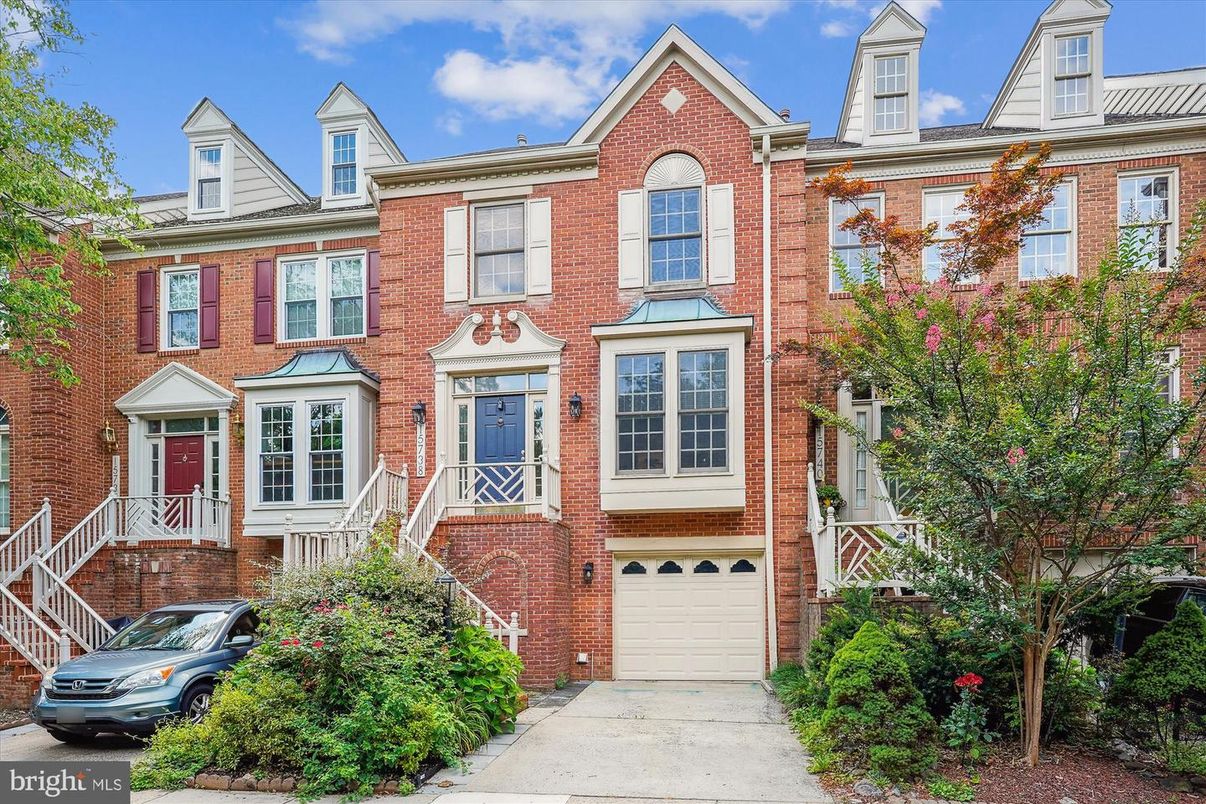Attached, Exterior, Facade, Brick Facade, Rowhouse
