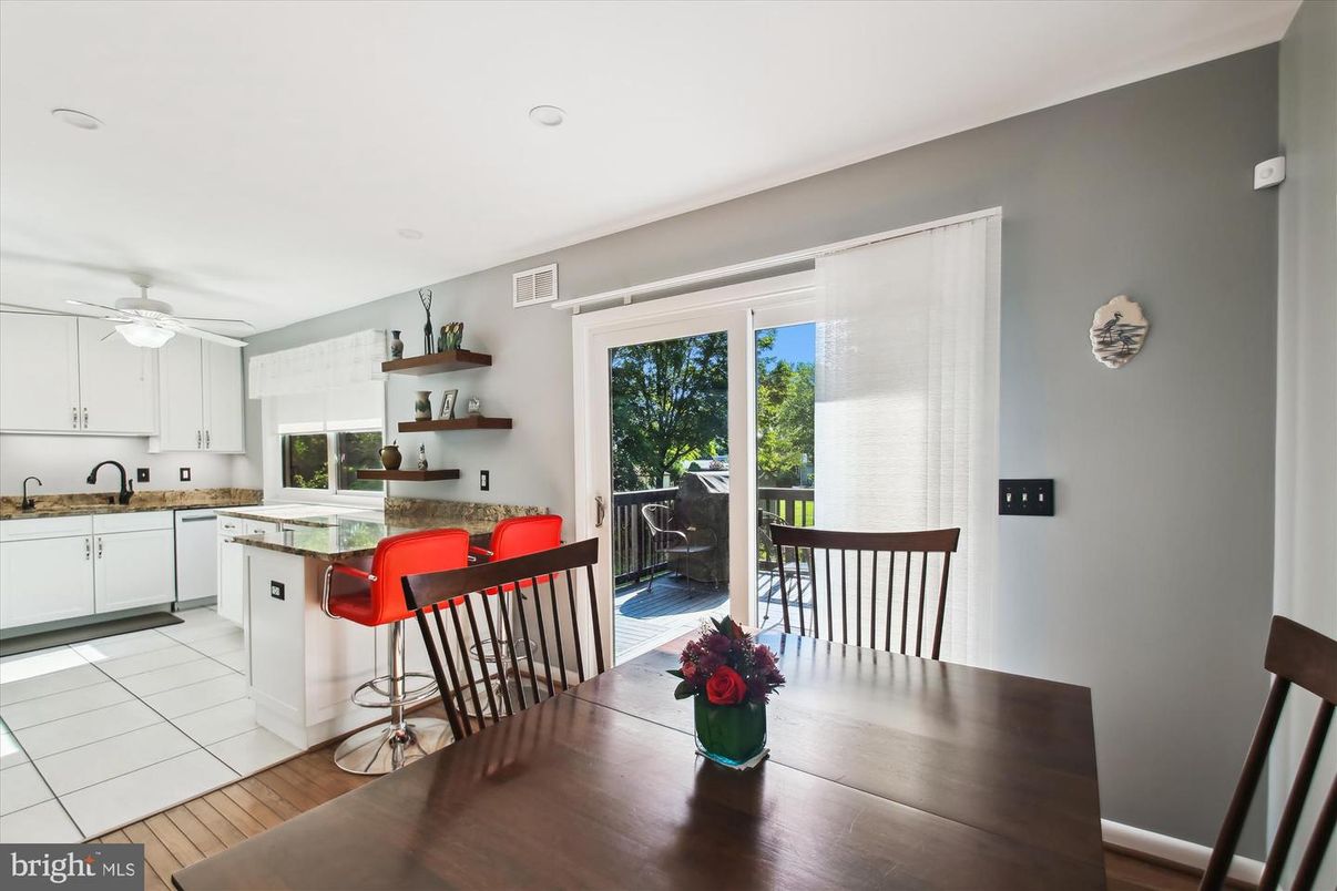 Dining room, Interior, Kitchen, Recessed Lighting, Wood Texture Flooring