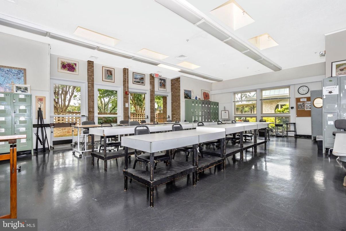 Dining room, Interior, Recessed Lighting