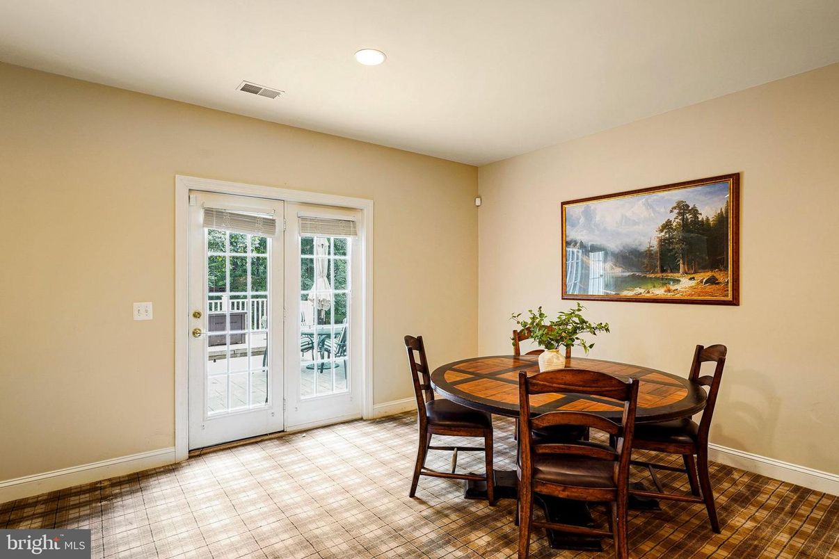 Dining room, Interior, Recessed Lighting