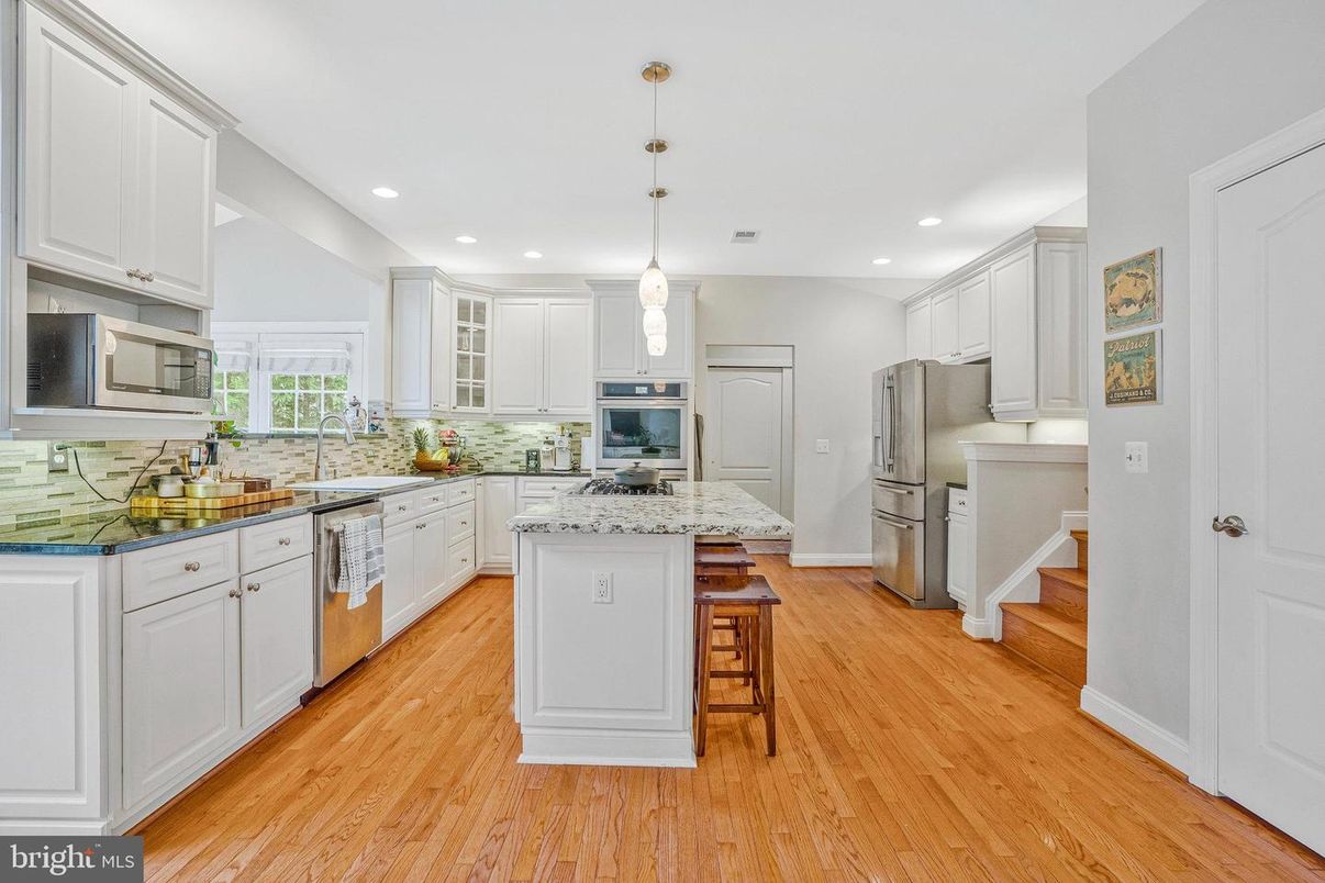Interior, Kitchen, Pendant Lights, Recessed Lighting, Wood Texture Flooring
