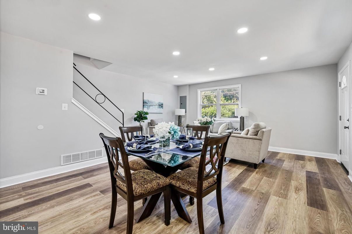 Dining room, Interior, Living room, Recessed Lighting, Wood Texture Flooring