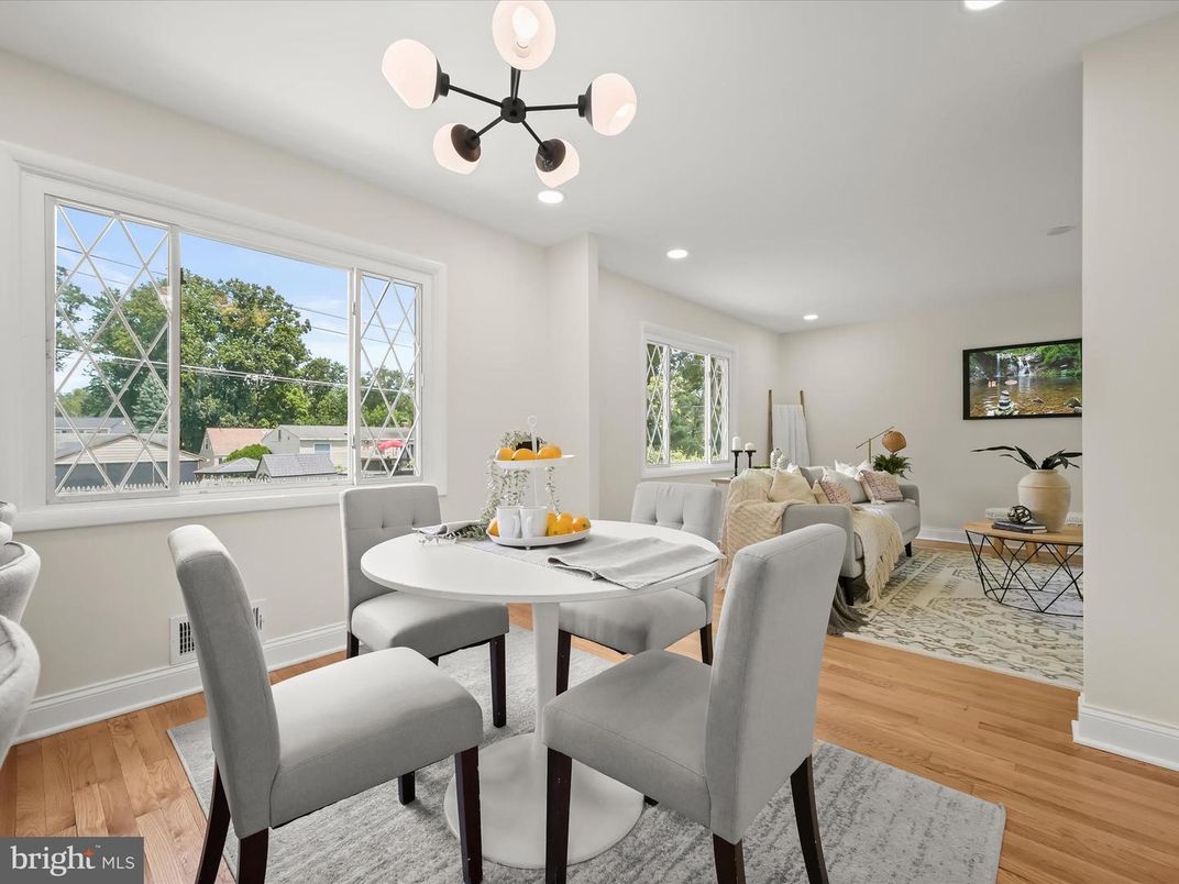 Dining room, Interior, Living room, Pendant Lights, Recessed Lighting, Wood Texture Flooring