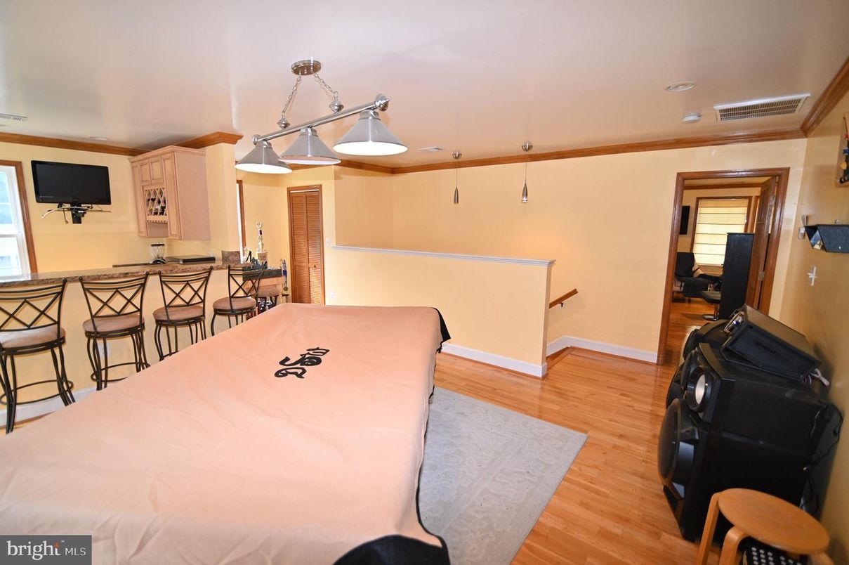 Bedroom, Interior, Pendant Lights, Wood Texture Flooring