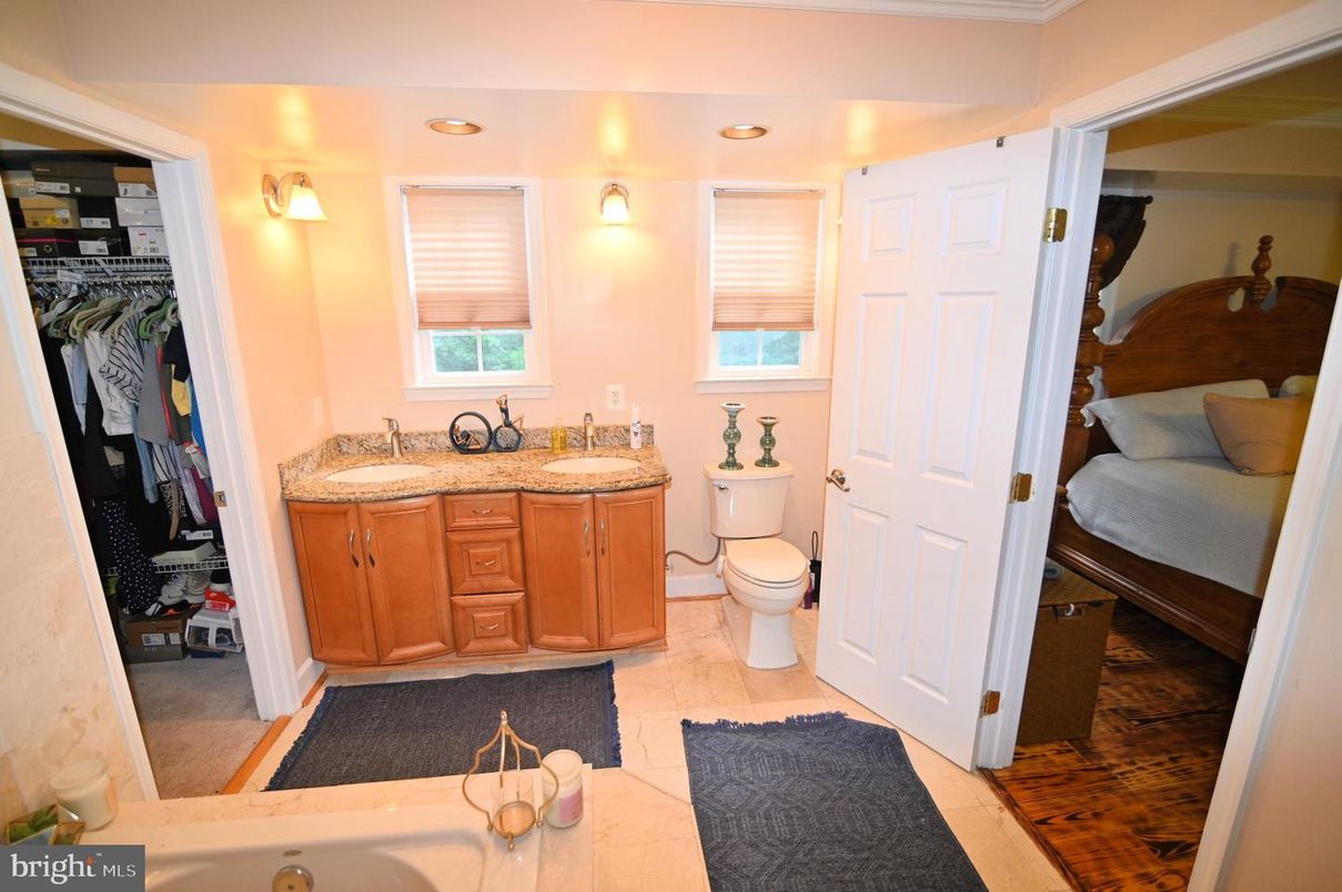 Bathroom, Bedroom, Dual Sink Vanities, Interior, Recessed Lighting