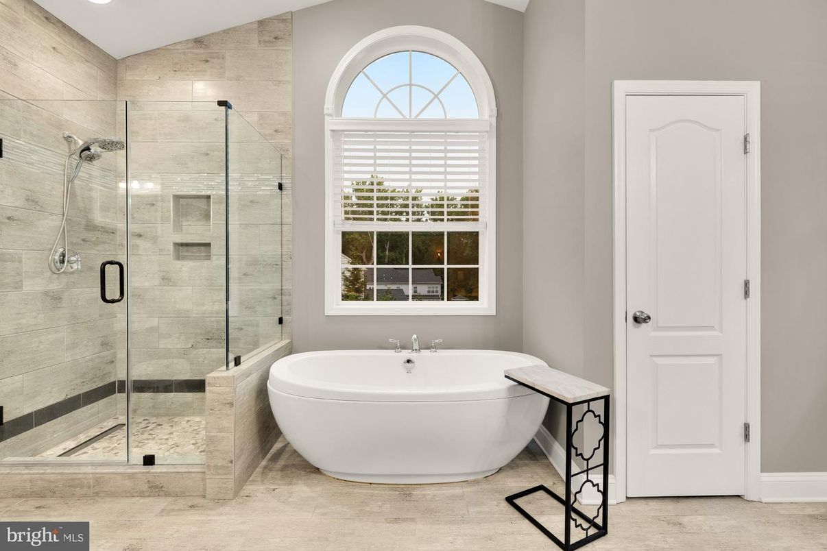 Bathroom, Free Standing Baths, Glass Shower, Interior, Recessed Lighting