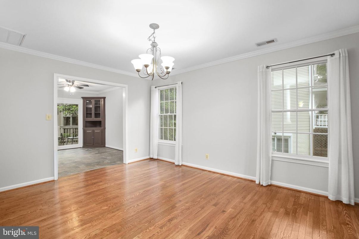 Chandelier, Empty room, Interior, Wood Texture Flooring