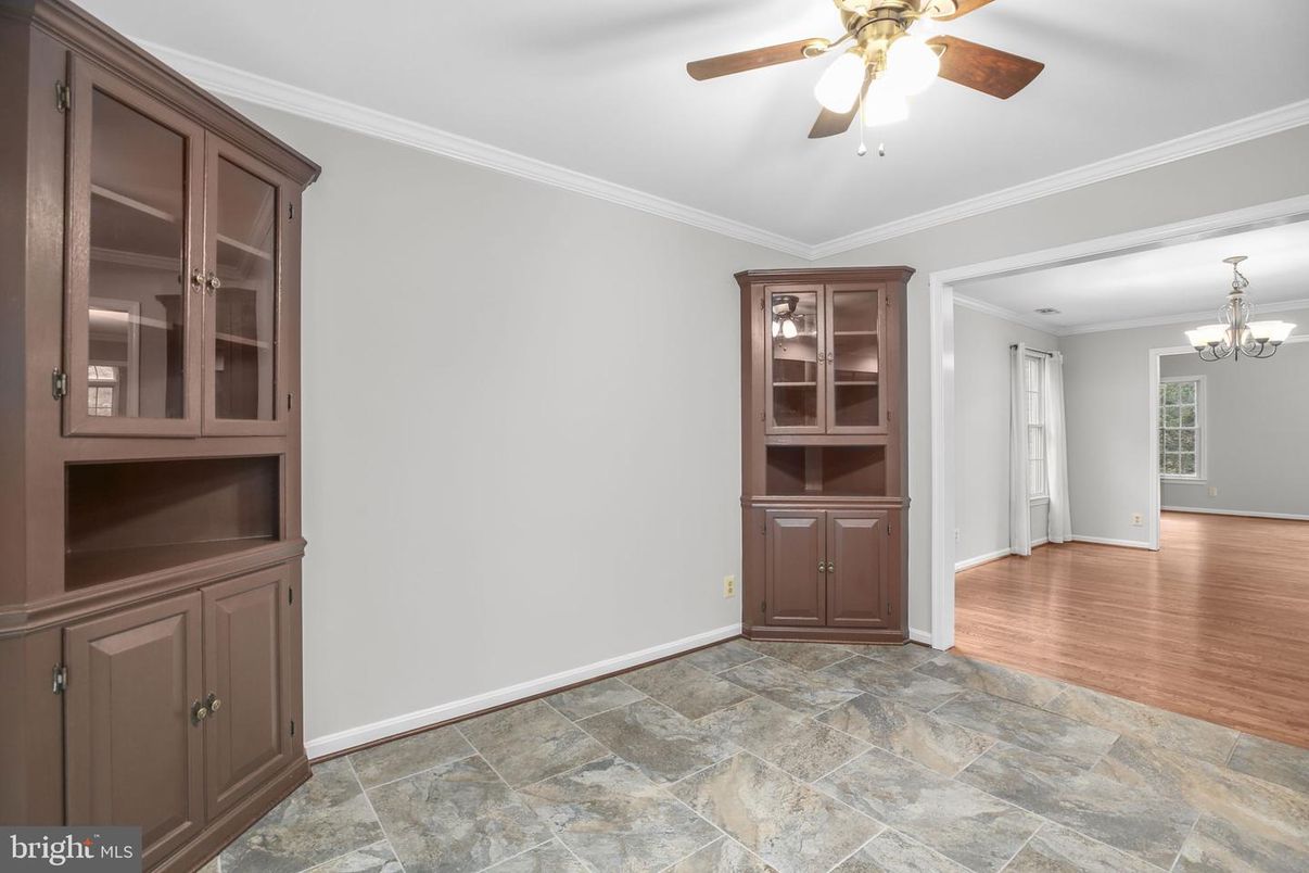 Chandelier, Empty room, Interior, Wood Texture Flooring