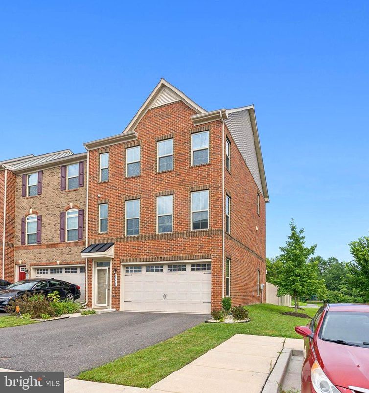 Attached, Exterior, Facade, Brick Facade, Rowhouse