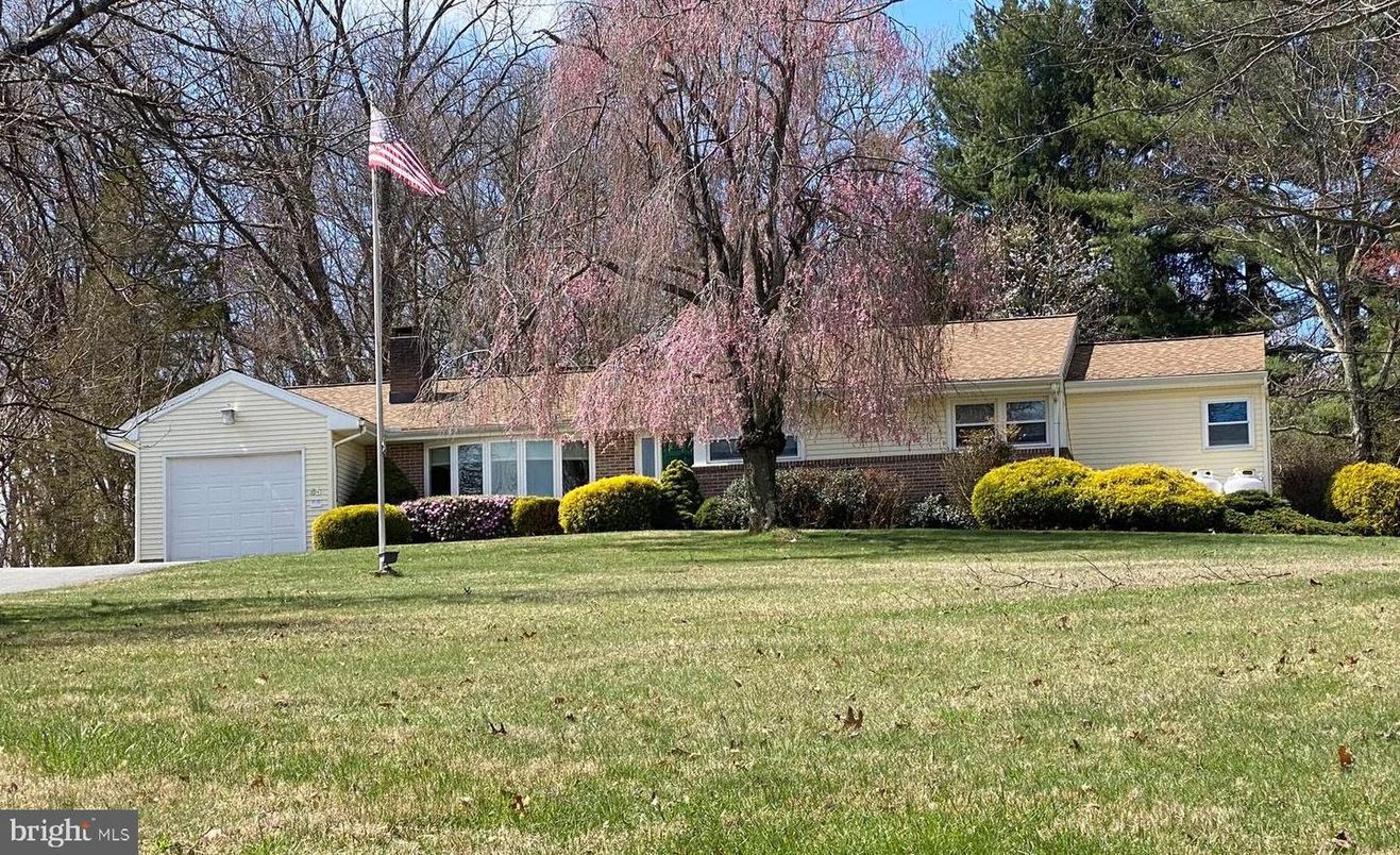 Attached, Backyard, Exterior, Facade, Ranch