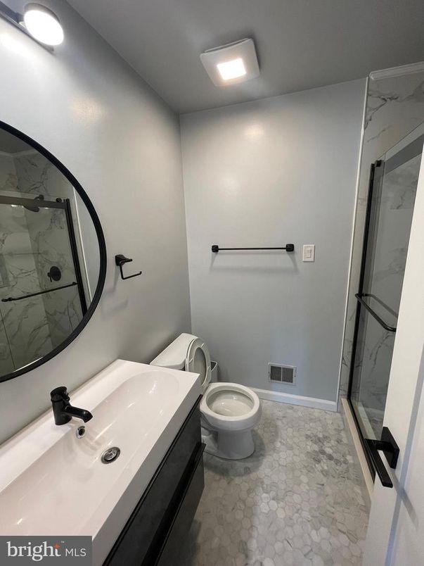 Bathroom, Interior, Marble Walls, Recessed Lighting